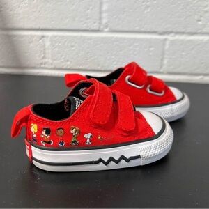 Infant Converse size 2 | Peanuts Limited Edition